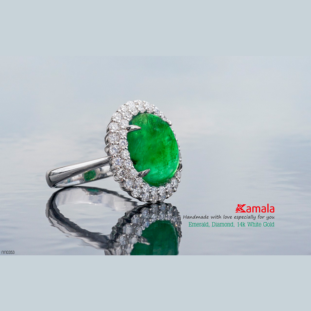 Nhẫn Emerald "Nữ hoàng thiên sơn"